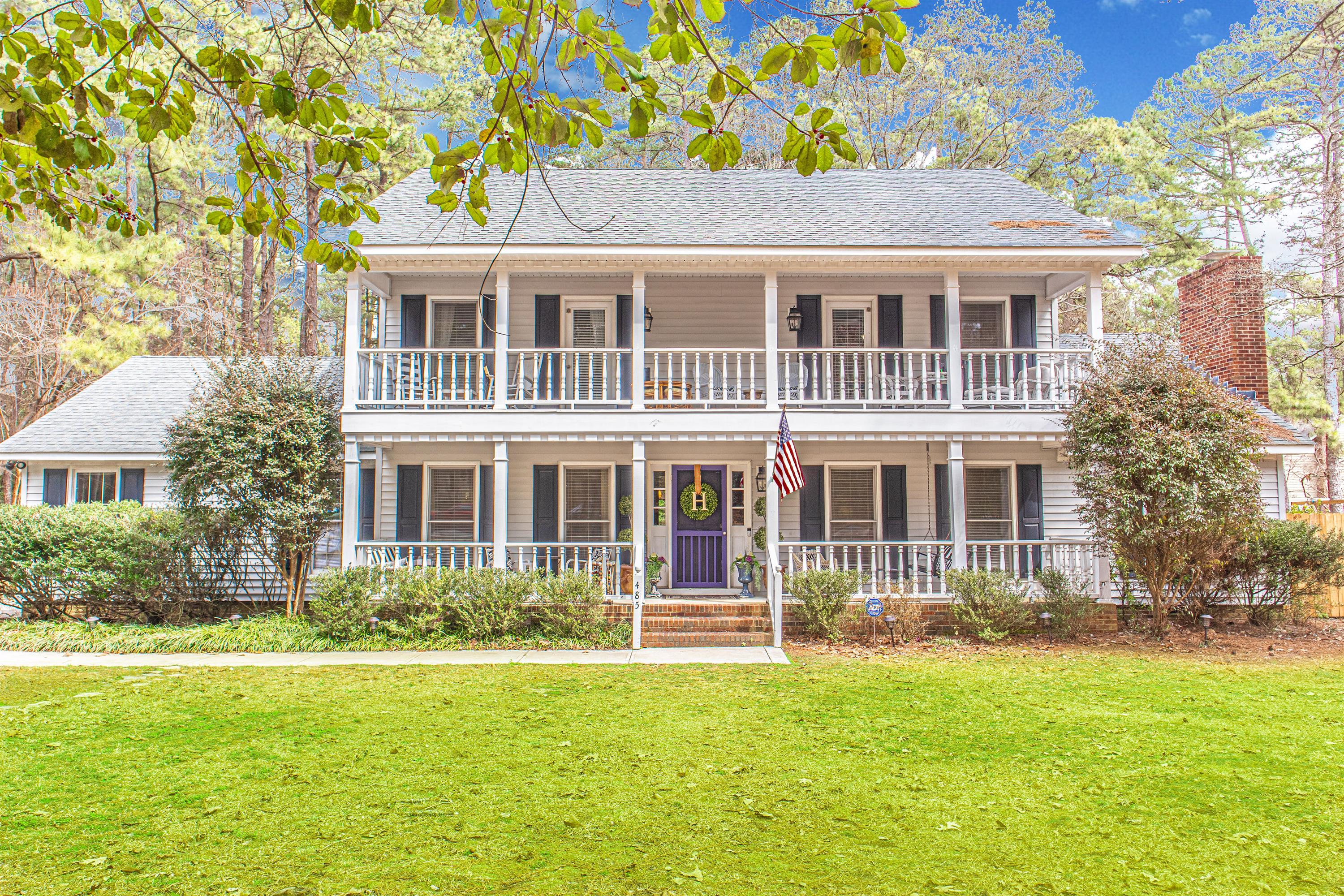 485 East Hedgelawn Way